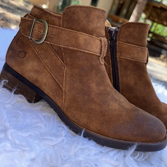 Born Distressed Chestnut Brown Suede Boots, Size 7.5 - Picture 4 of 16